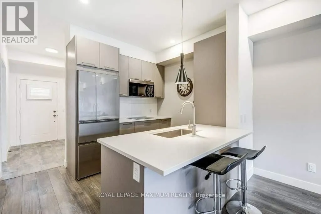 204 - 10 BEAUSOLEIL LANE