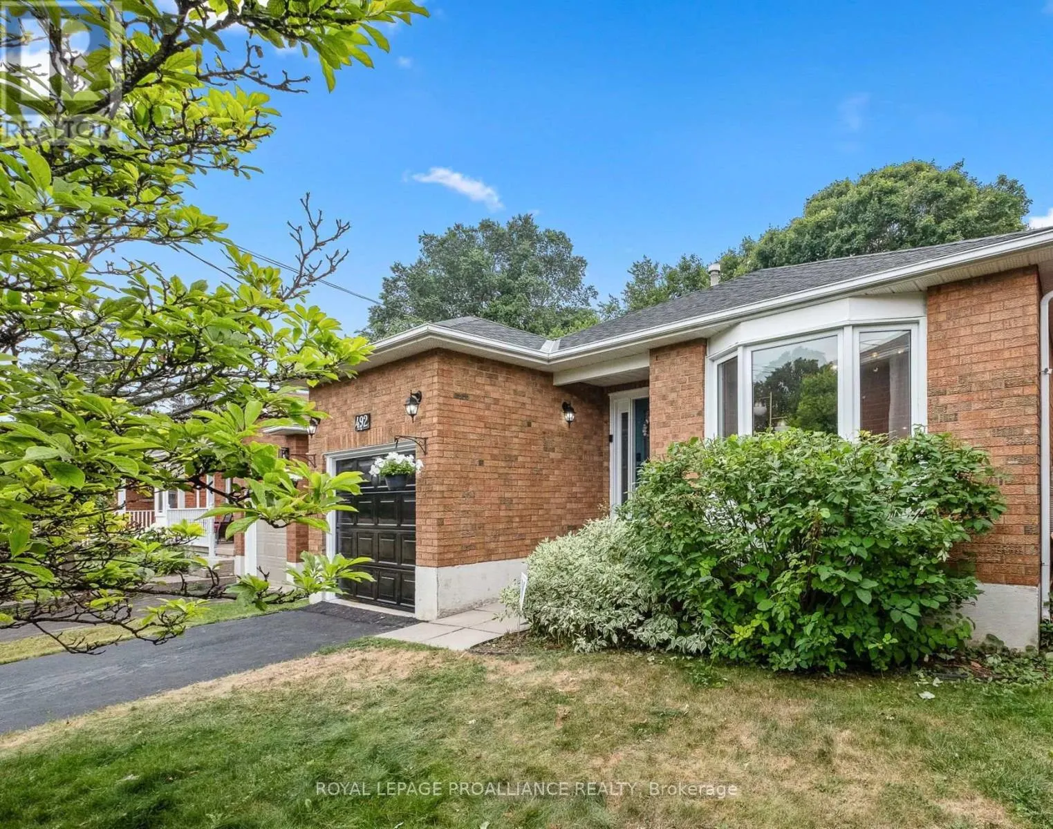 492 BURNHAM MANOR COURT