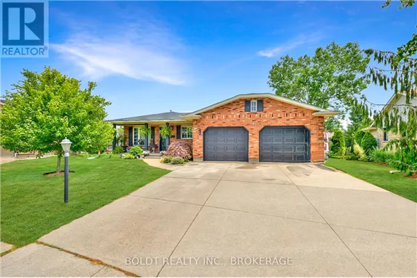 15 PINOAK COURT