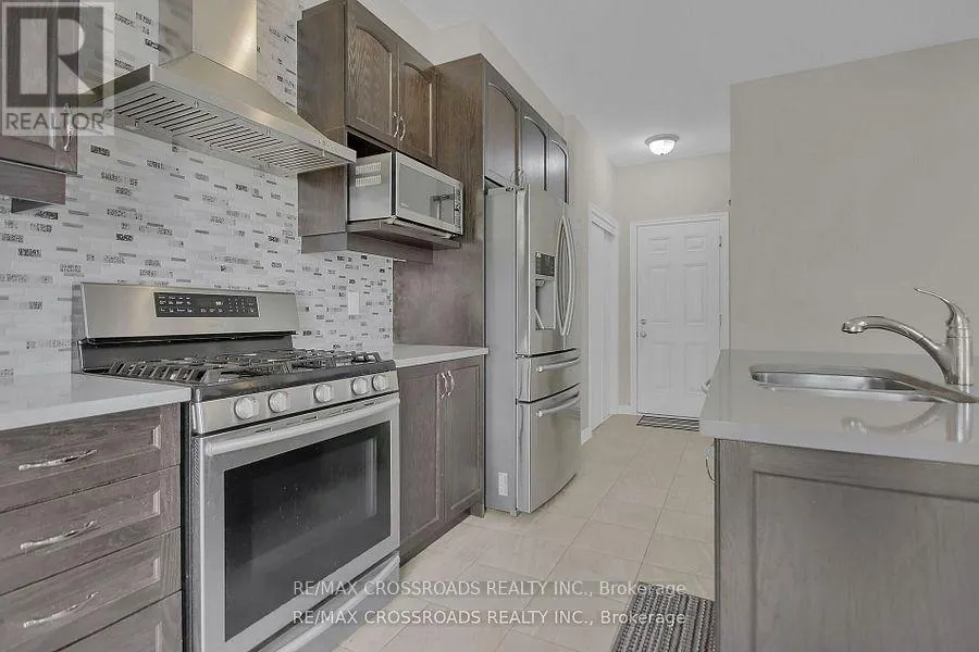 906 WHIMBREL WAY