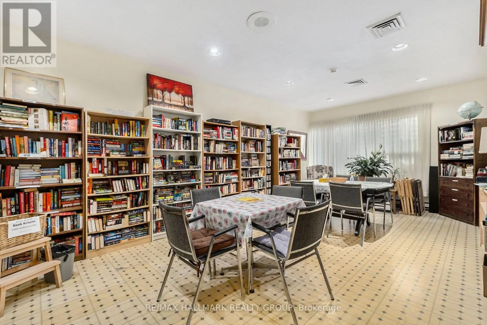 1203 - 1380 PRINCE OF WALES DRIVE