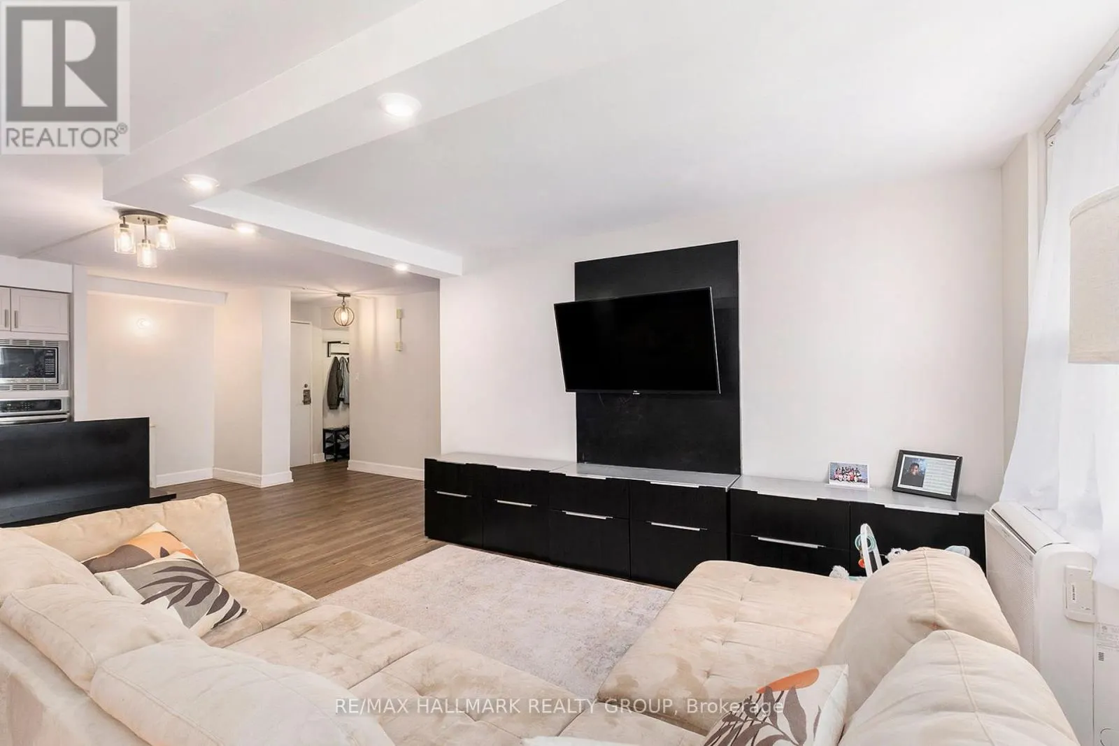1203 - 1380 PRINCE OF WALES DRIVE