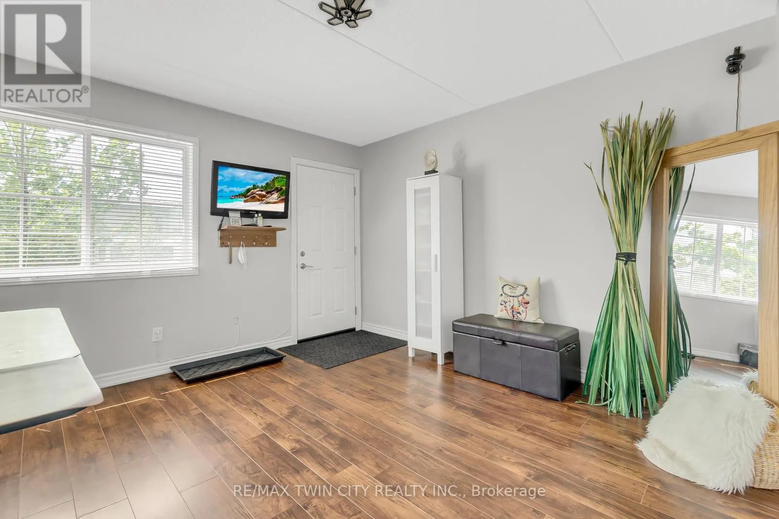 12 - 950 HIGHLAND ROAD W