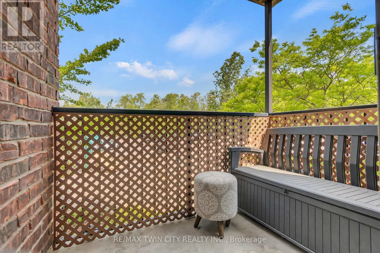 12 - 950 HIGHLAND ROAD W