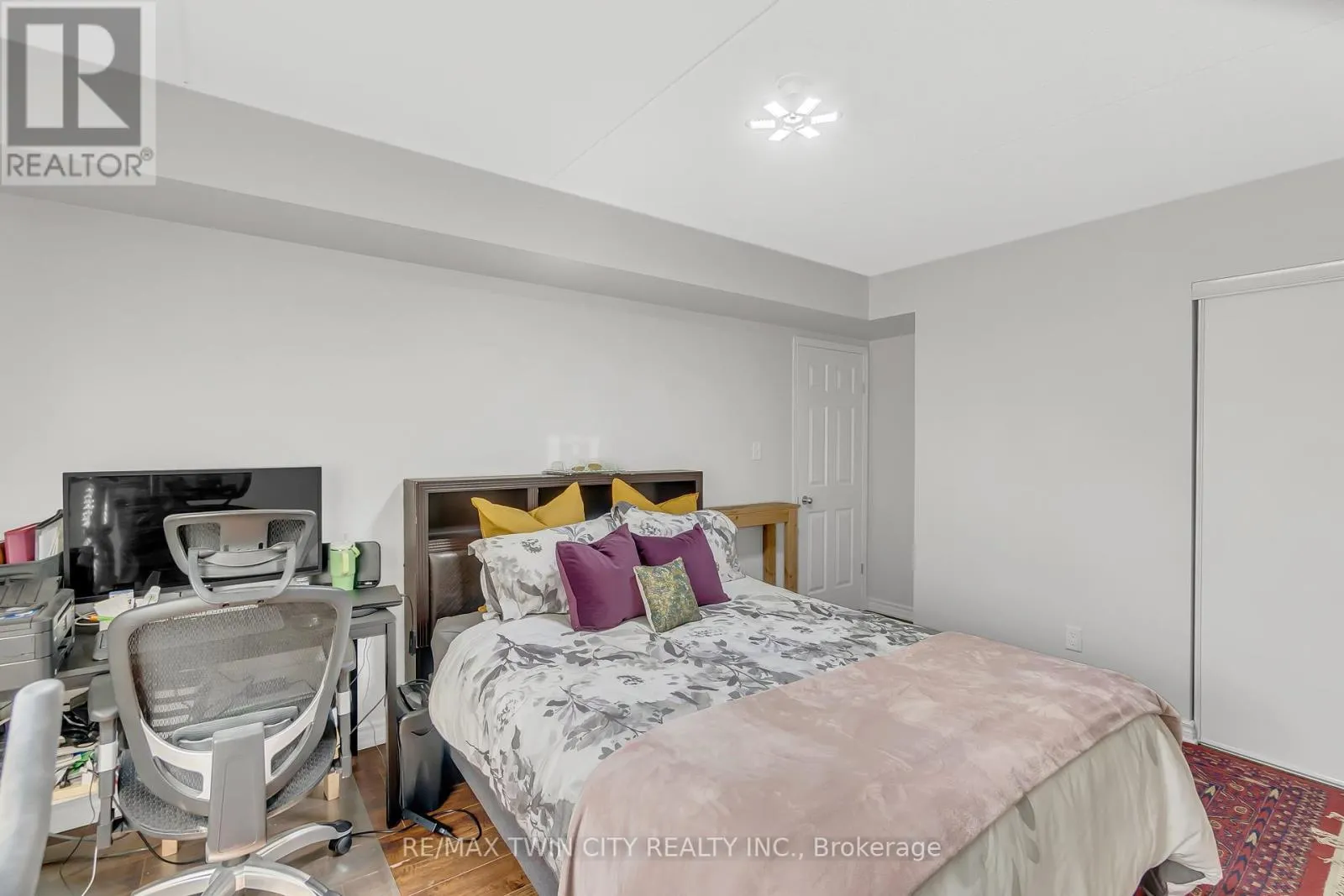12 - 950 HIGHLAND ROAD W