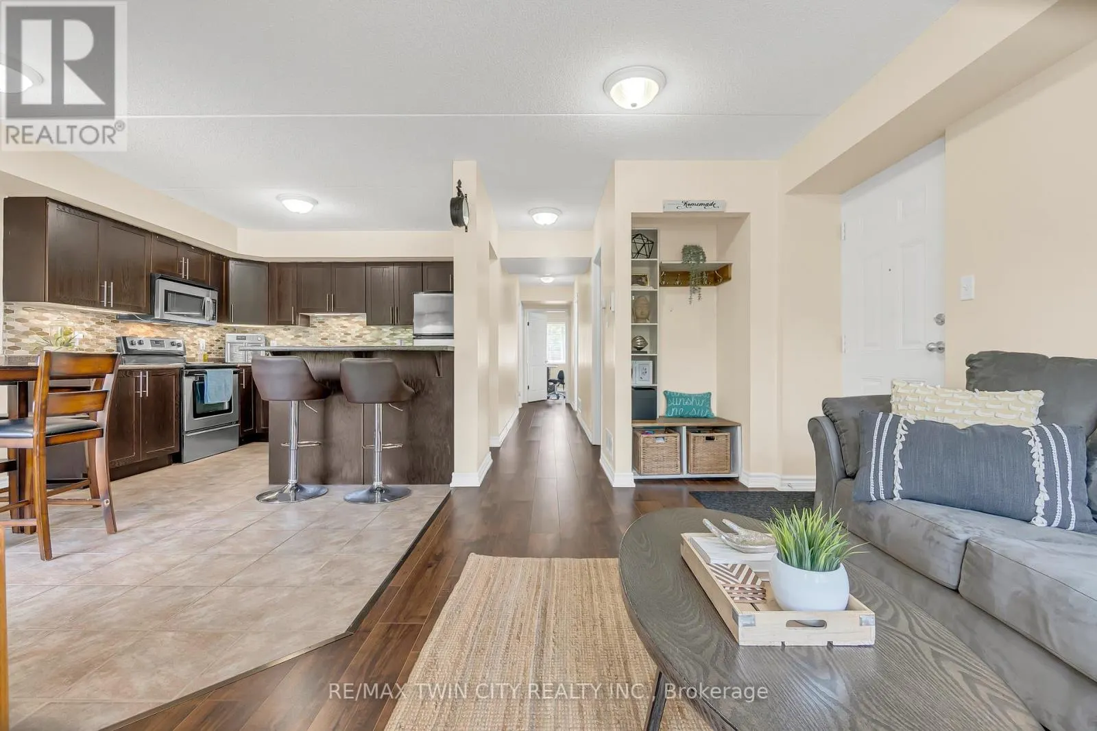 12 - 950 HIGHLAND ROAD W