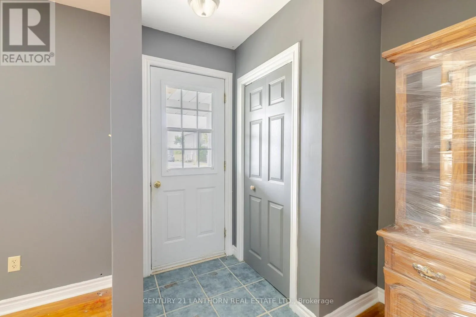6 INKERMAN AVENUE