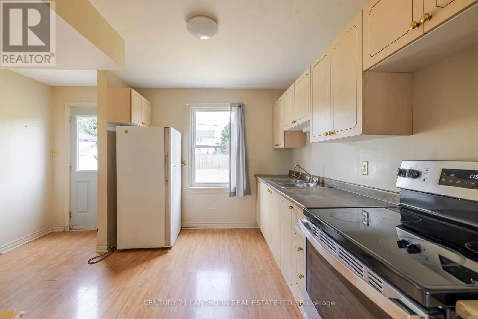 6 INKERMAN AVENUE