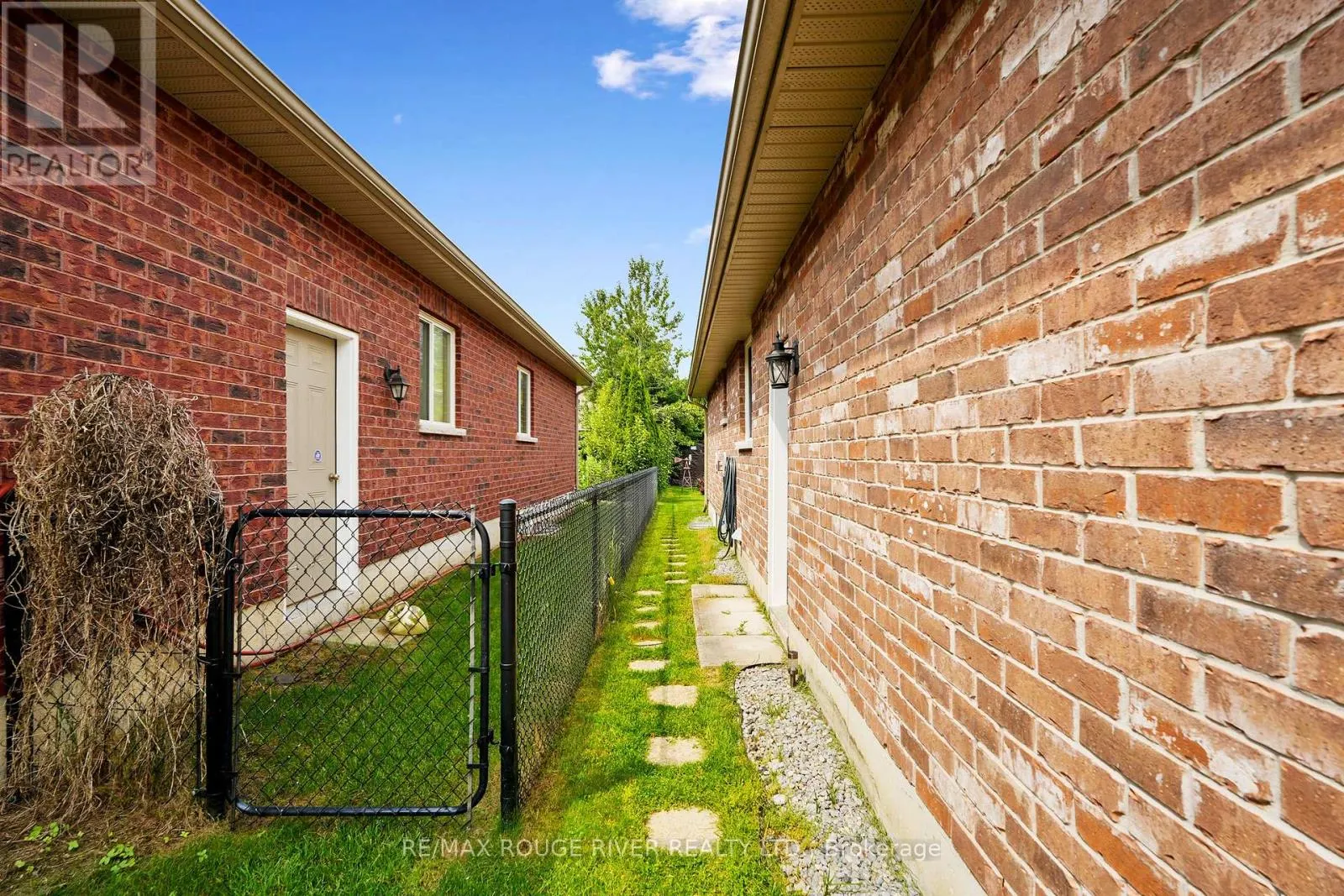 14 ALGONQUIN AVENUE