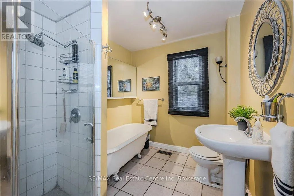 265 LONDON ROAD W