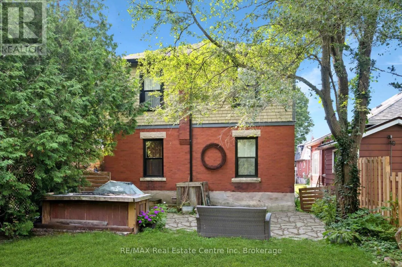 265 LONDON ROAD W
