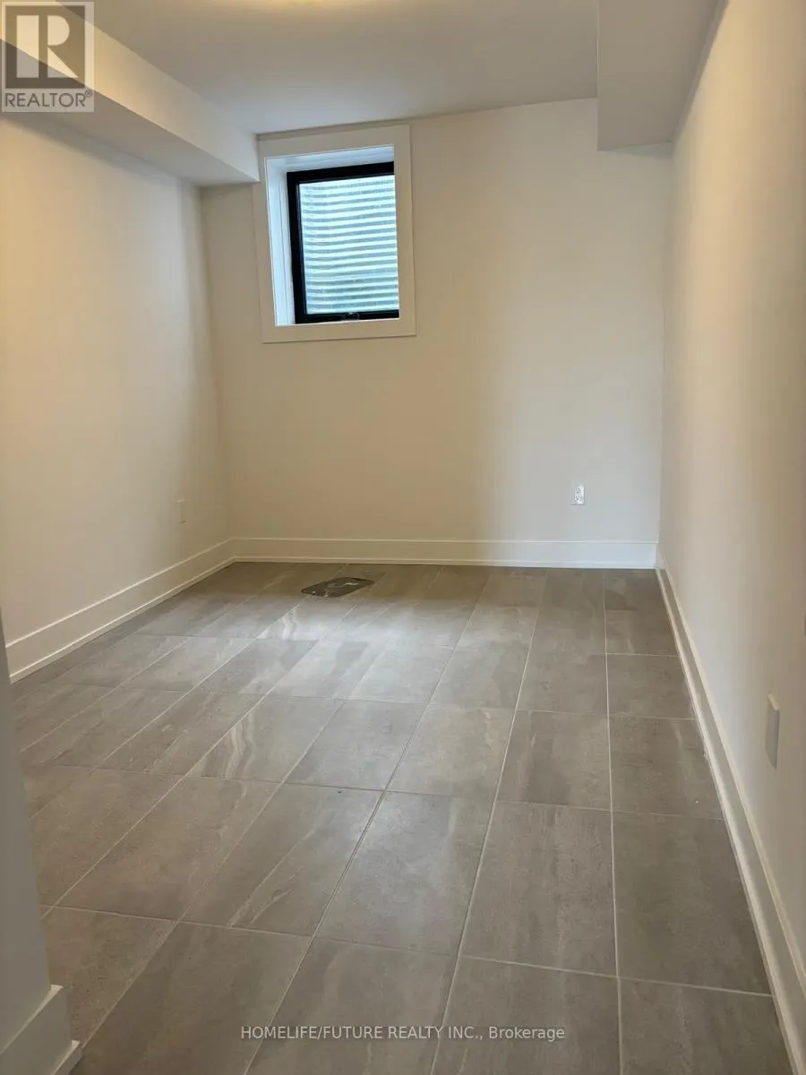 25 - 117 SLADDEN COURT