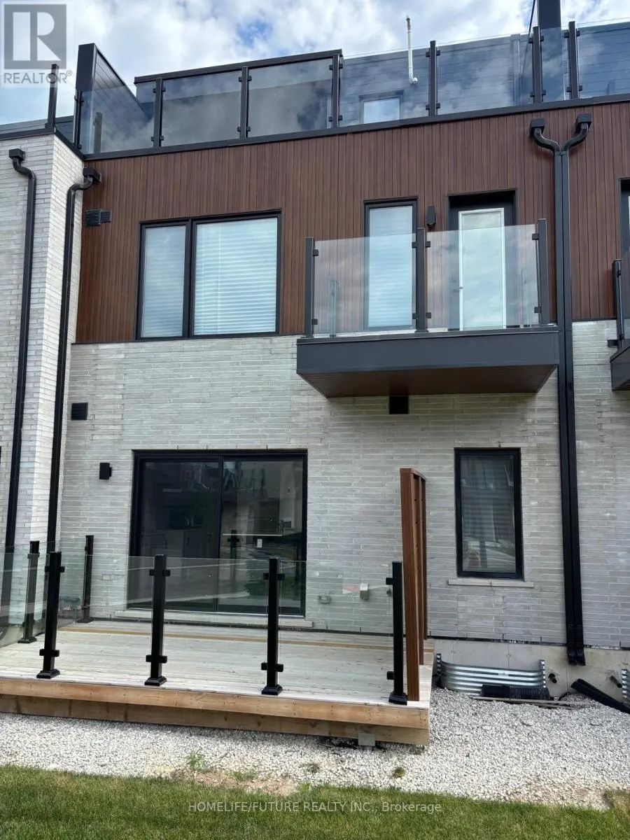 25 - 117 SLADDEN COURT