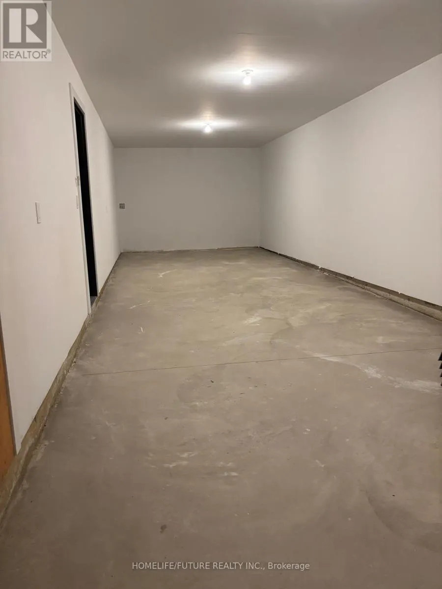 25 - 117 SLADDEN COURT