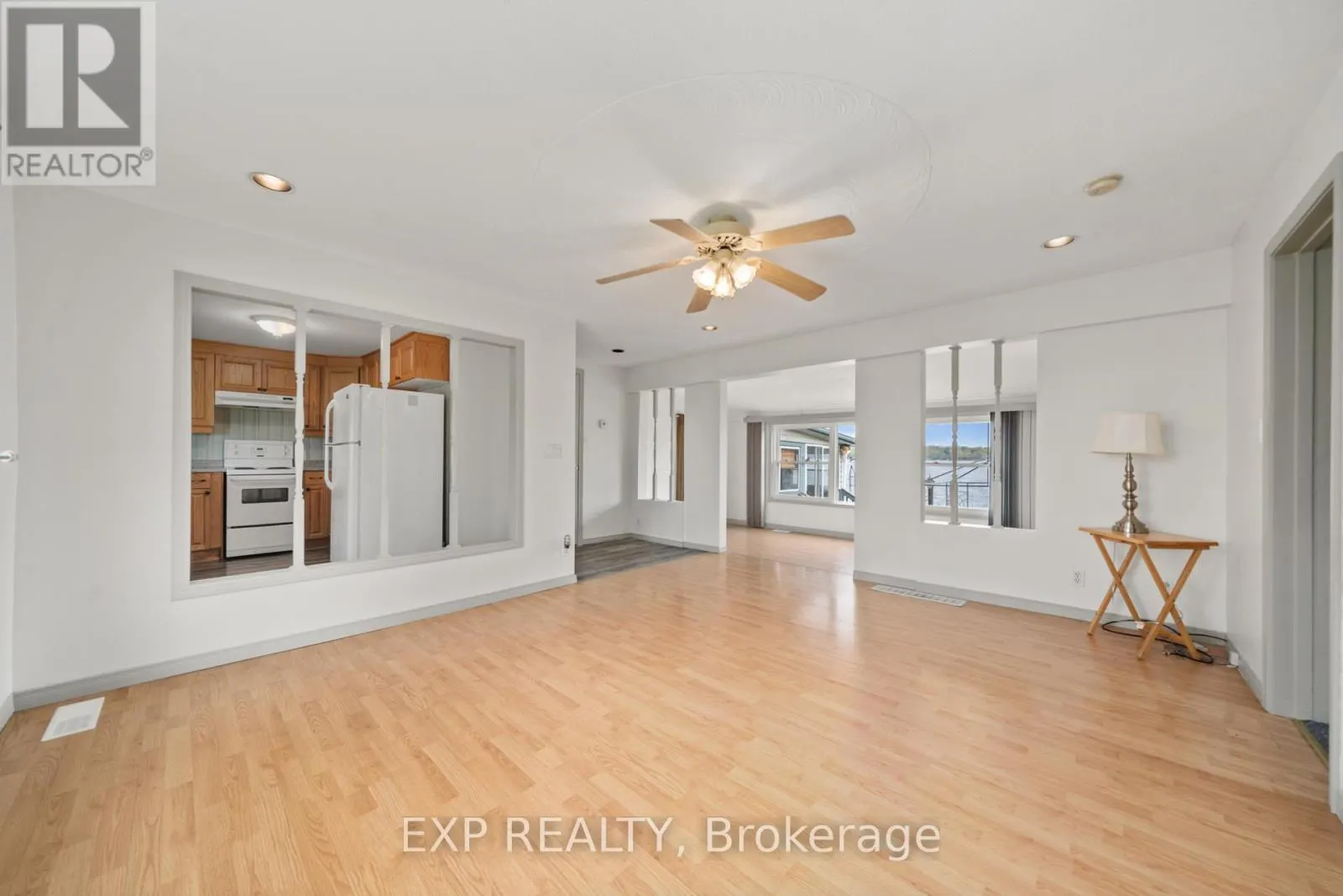 1083 LAKESIDE DRIVE