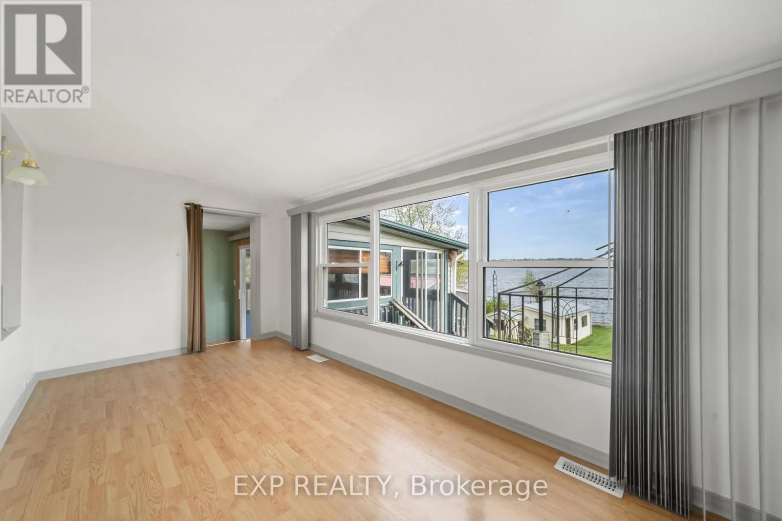 1083 LAKESIDE DRIVE