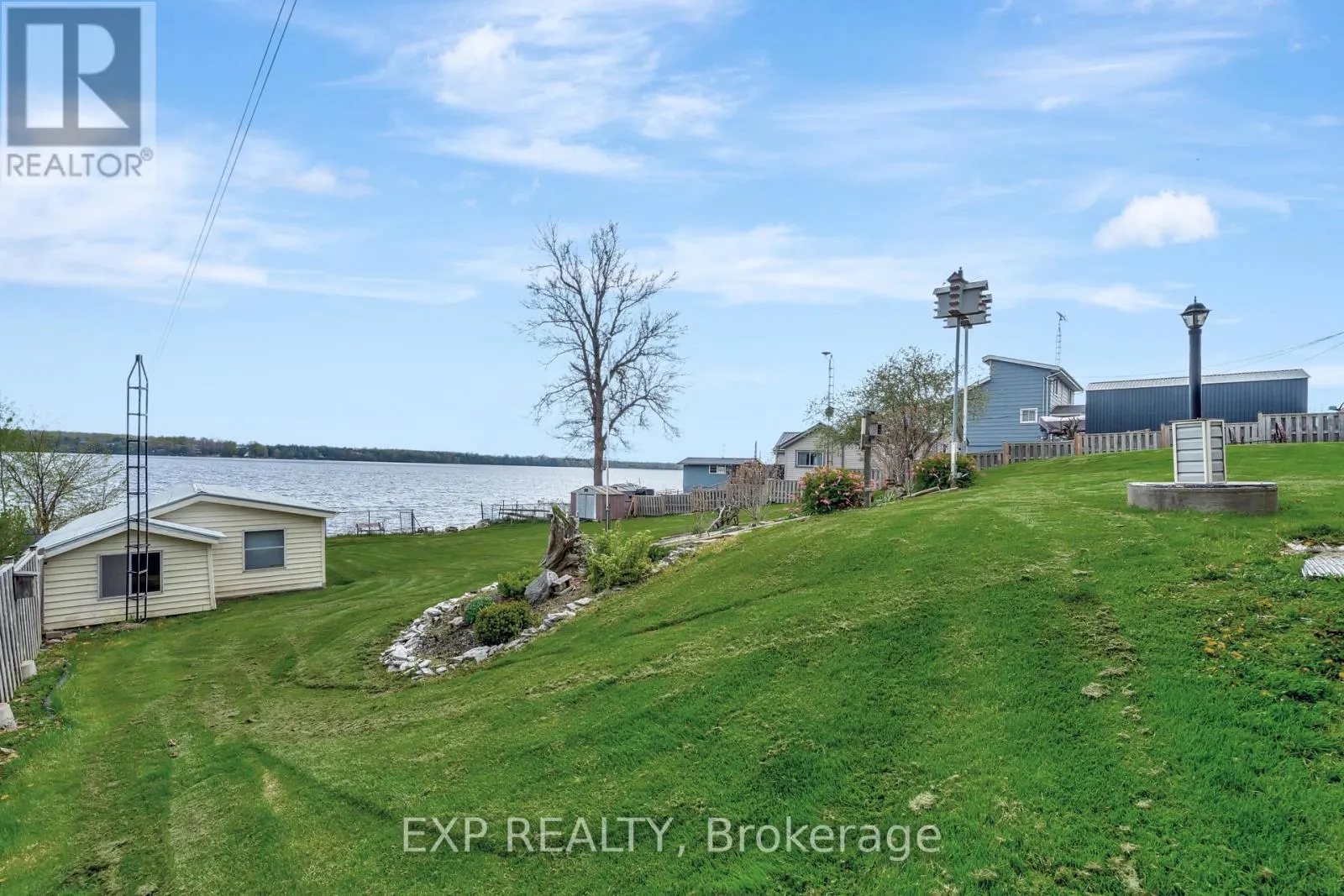 1083 LAKESIDE DRIVE