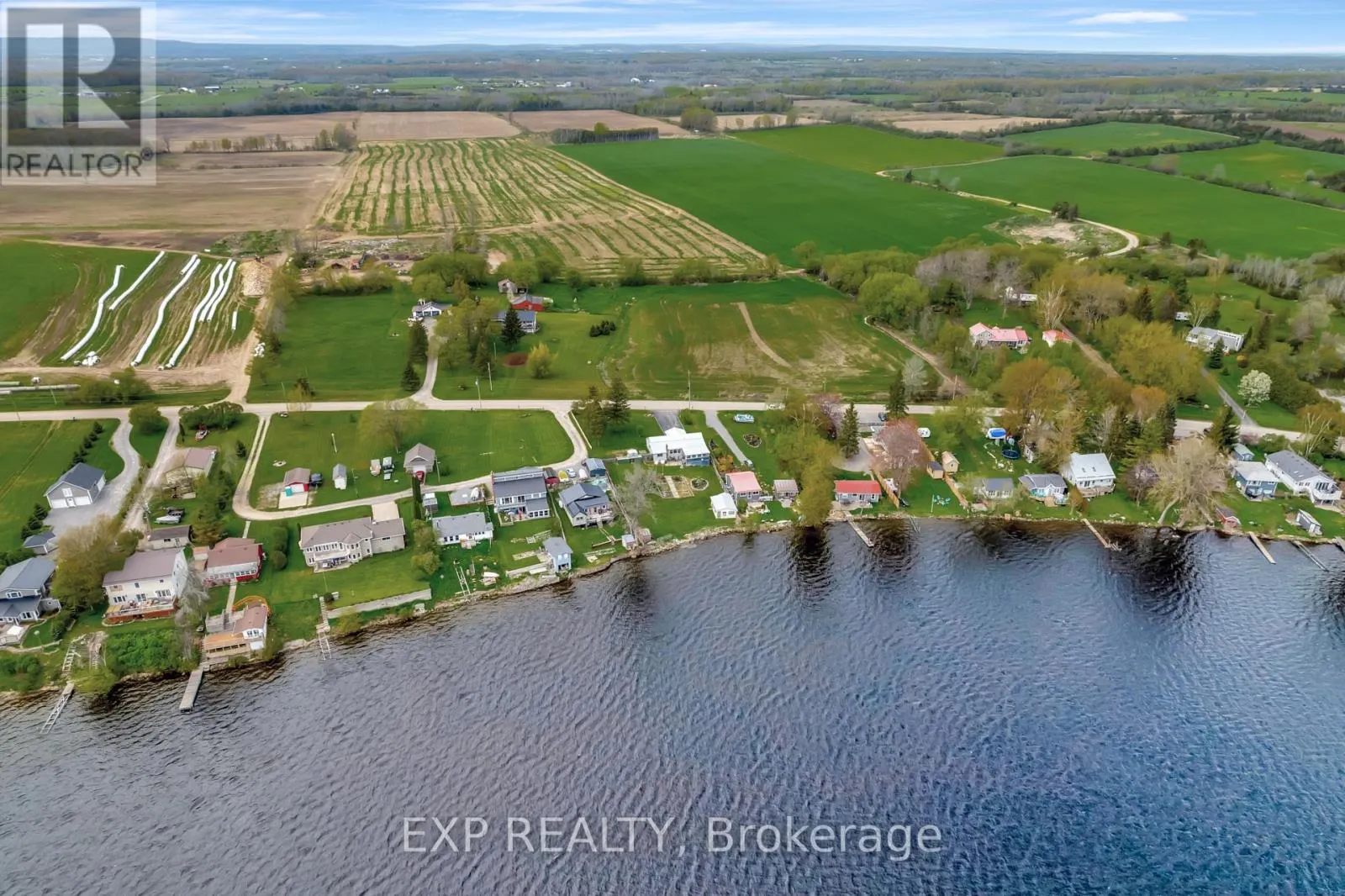1083 LAKESIDE DRIVE