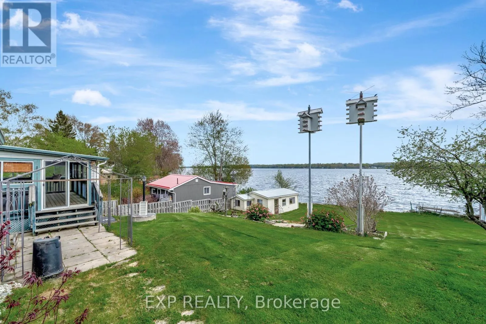 1083 LAKESIDE DRIVE