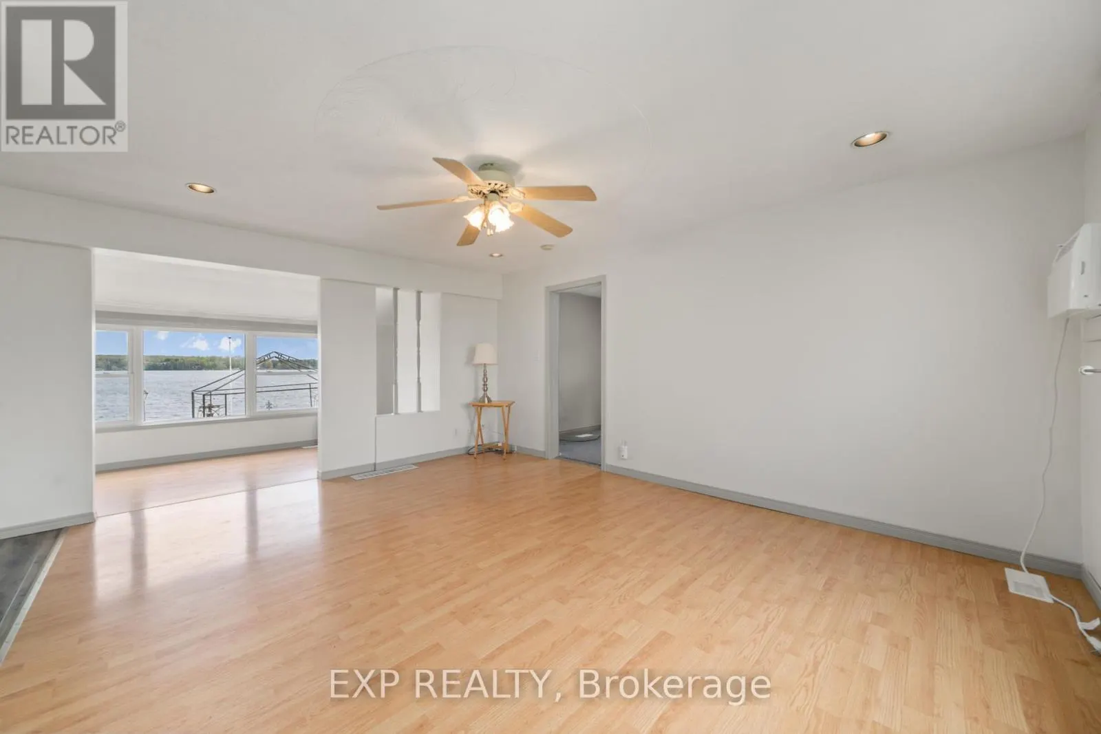 1083 LAKESIDE DRIVE