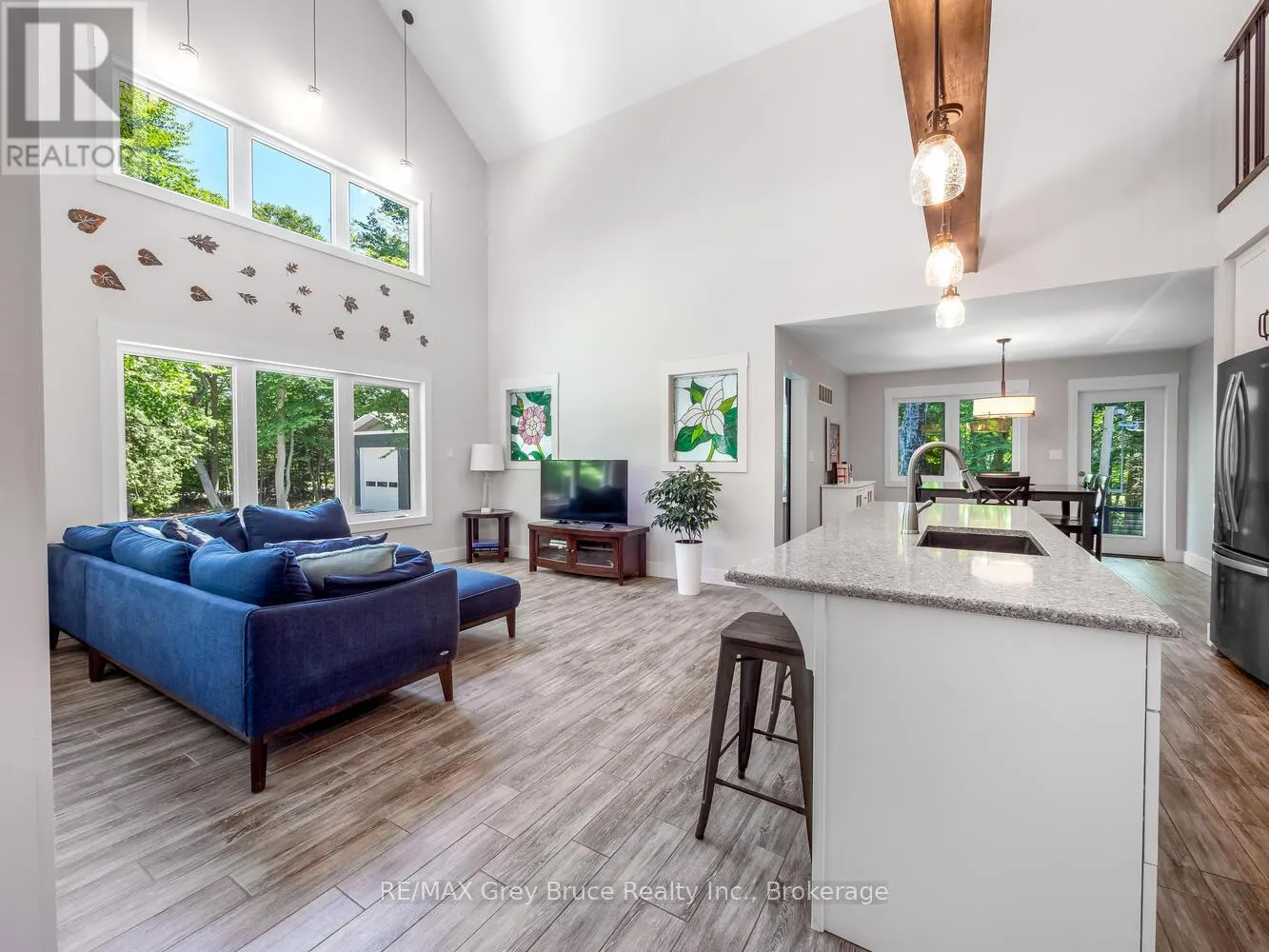 110 MAPLE GOLF CRESCENT