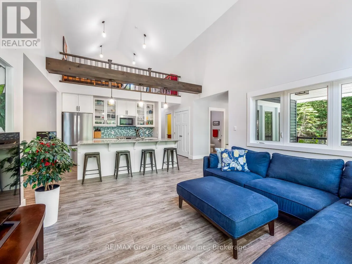 110 MAPLE GOLF CRESCENT
