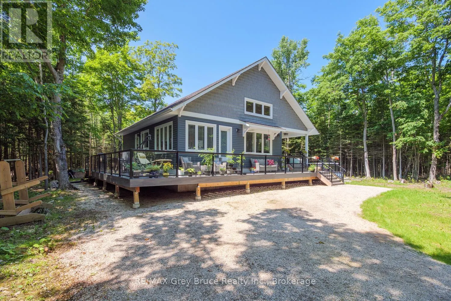 110 MAPLE GOLF CRESCENT