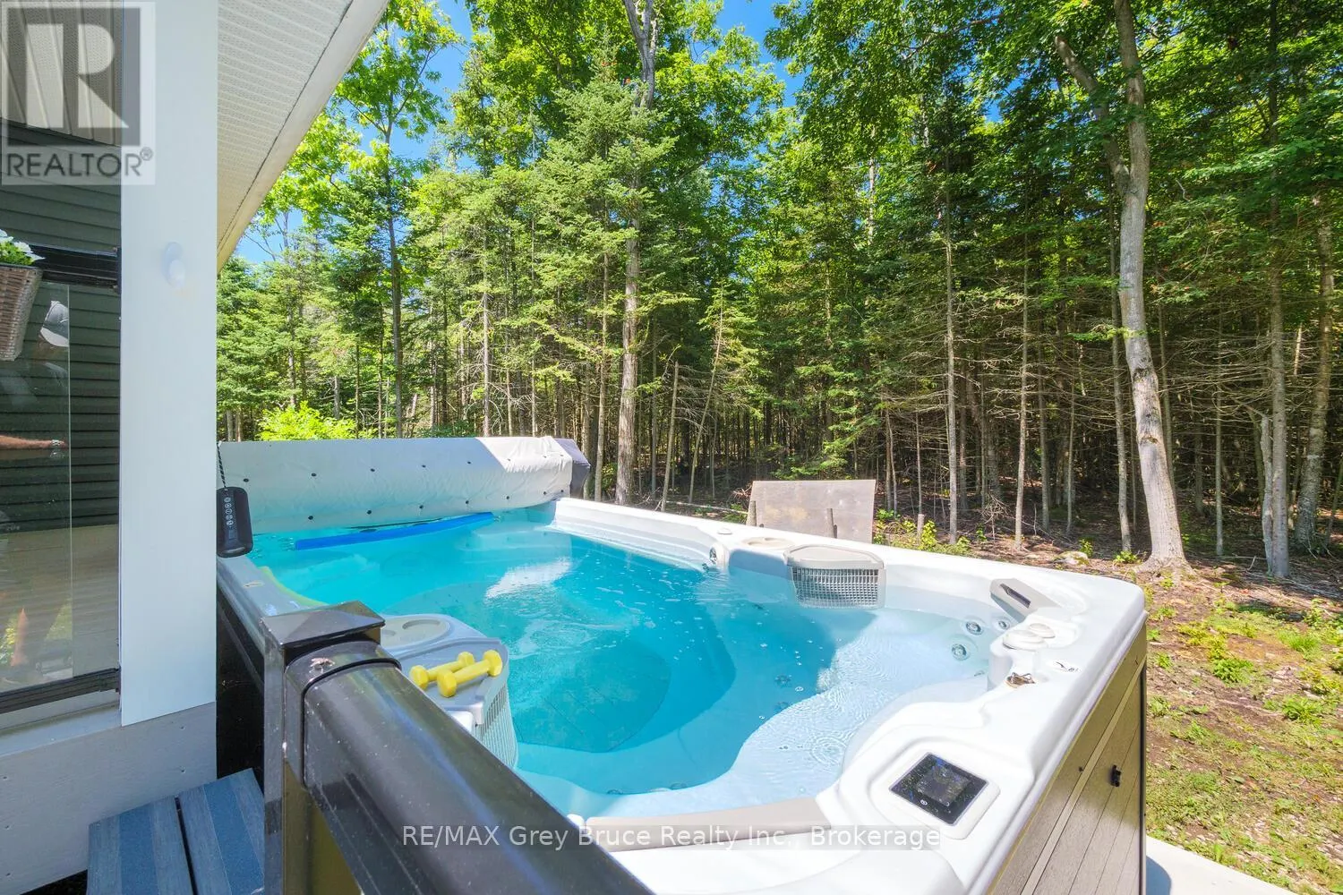 110 MAPLE GOLF CRESCENT