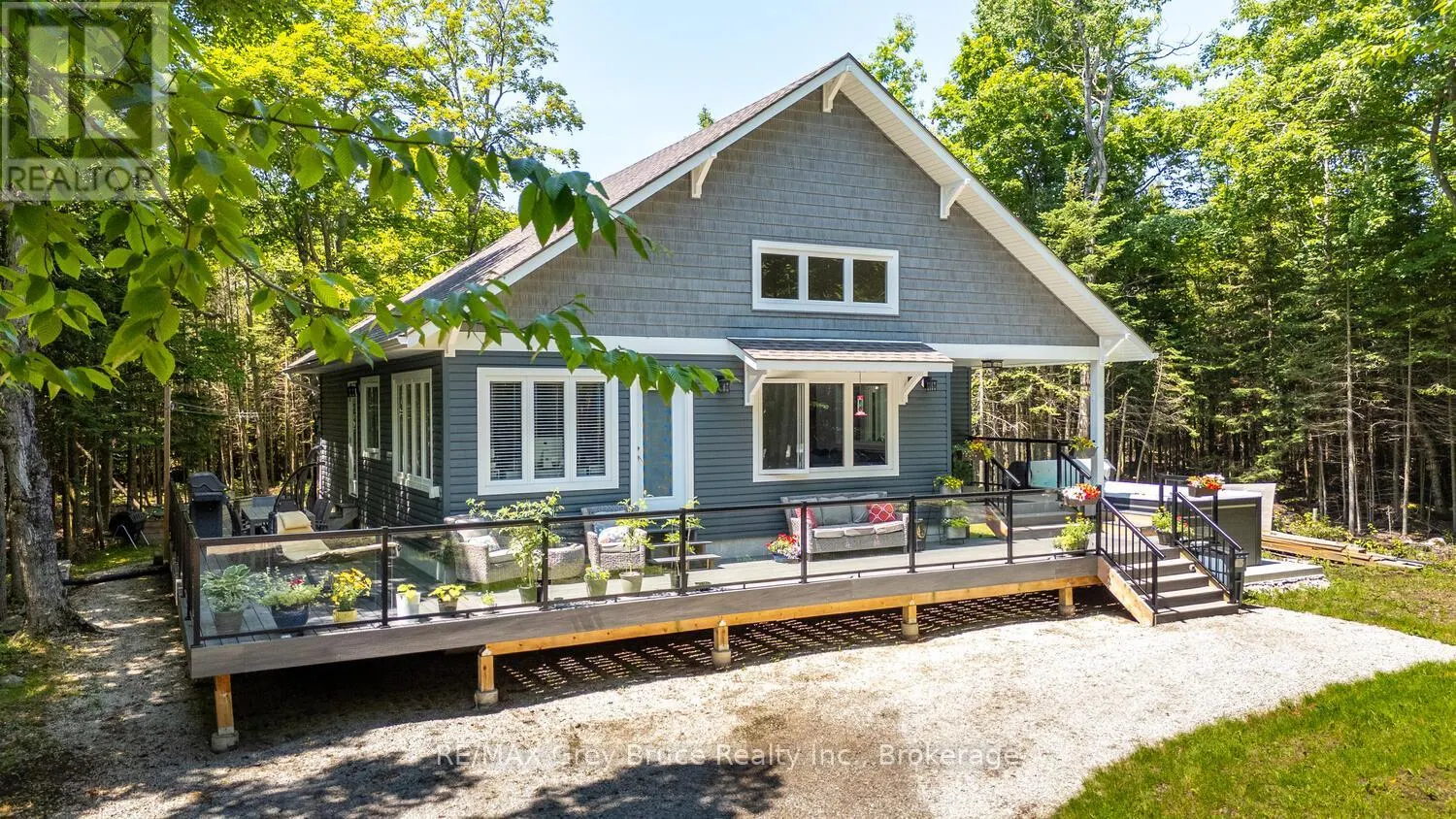 110 MAPLE GOLF CRESCENT
