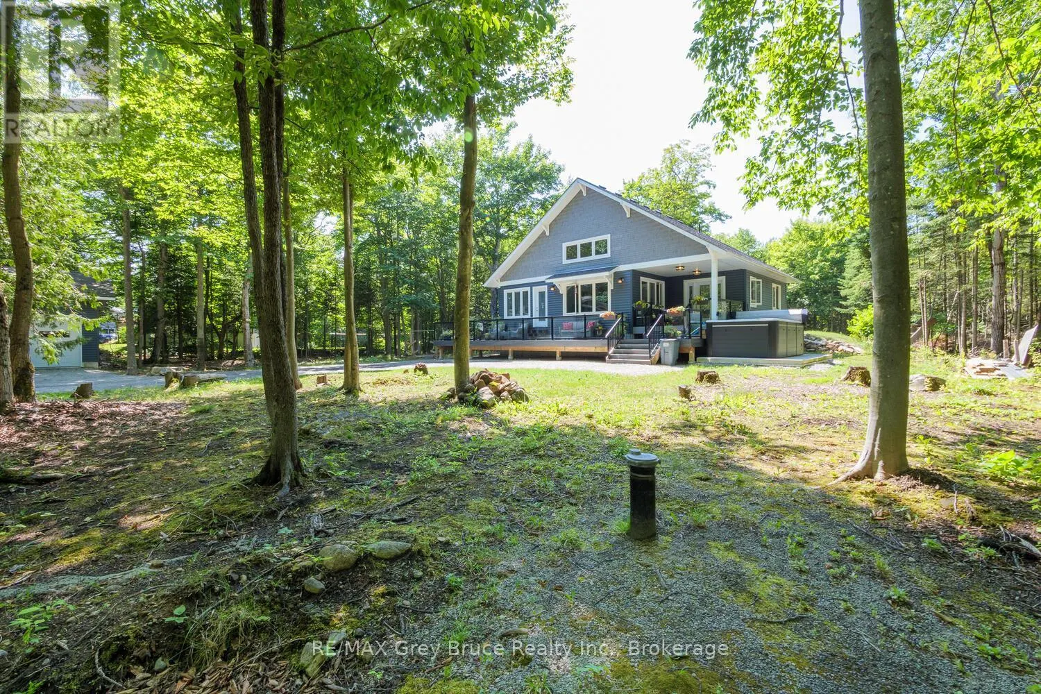 110 MAPLE GOLF CRESCENT