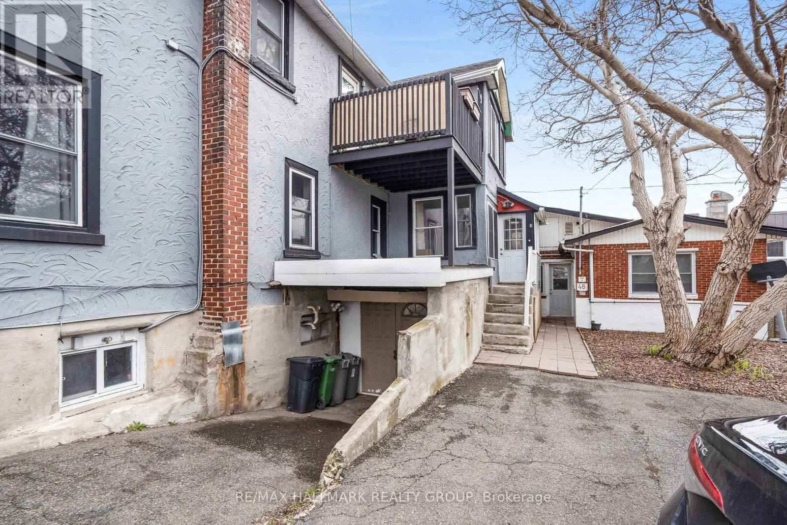 48 LOUISA STREET