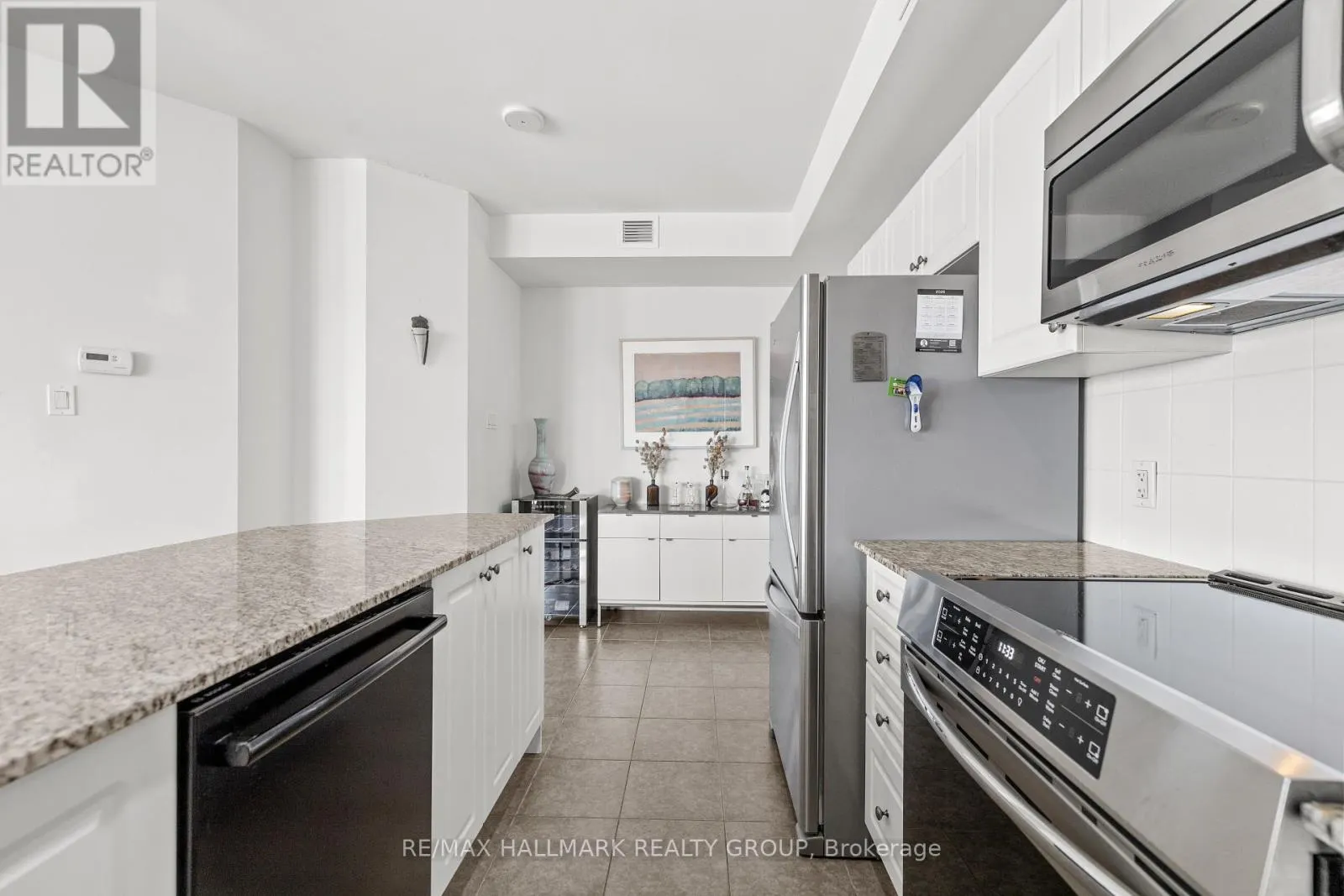 1304 - 90 LANDRY STREET