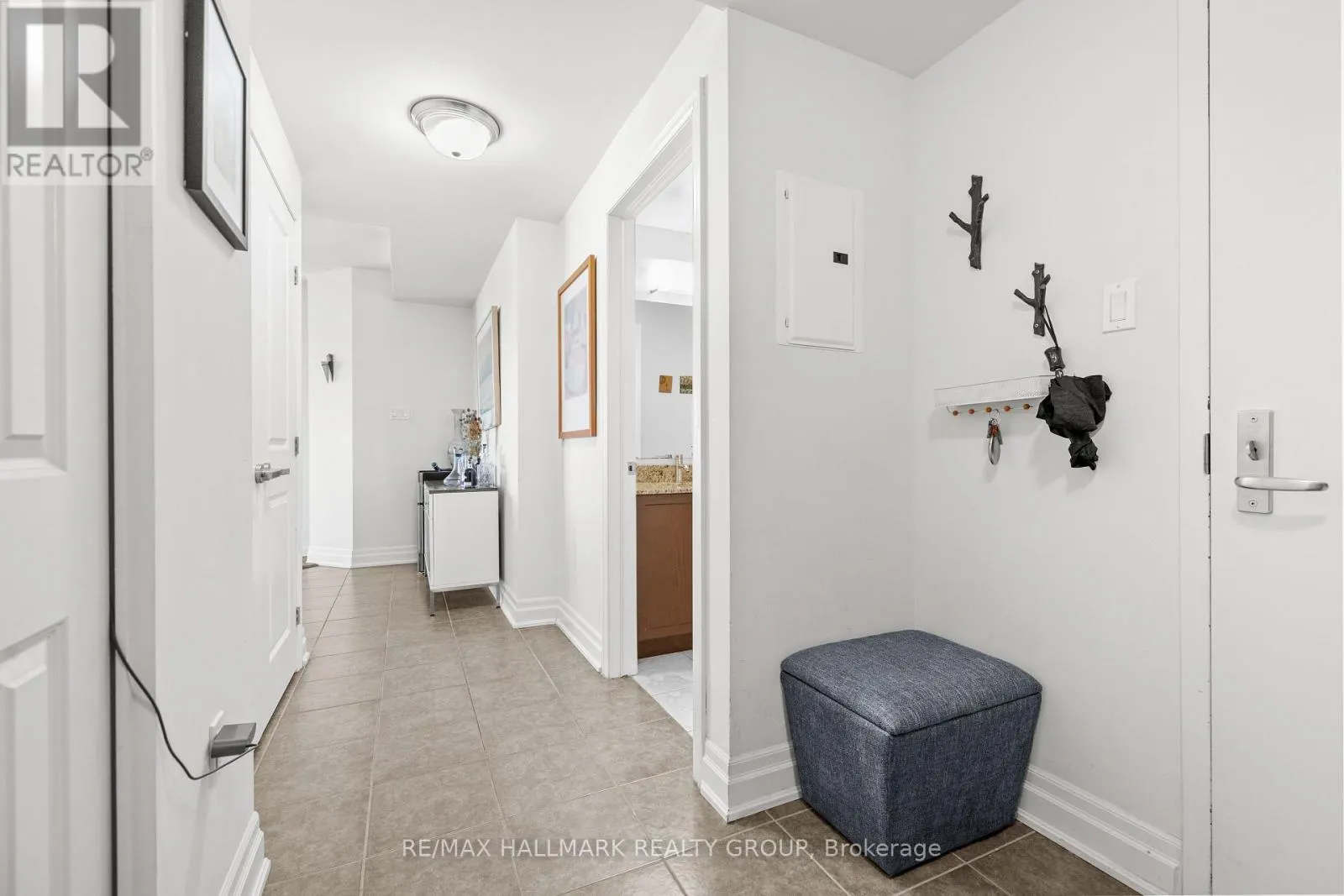 1304 - 90 LANDRY STREET