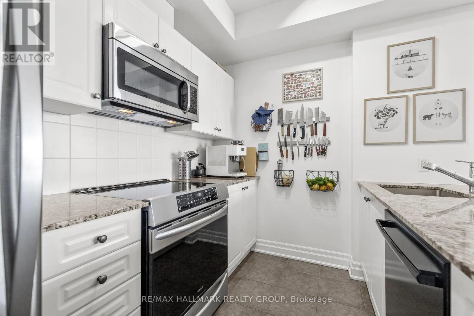 1304 - 90 LANDRY STREET