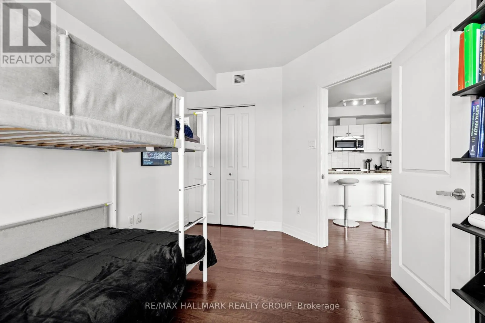1304 - 90 LANDRY STREET