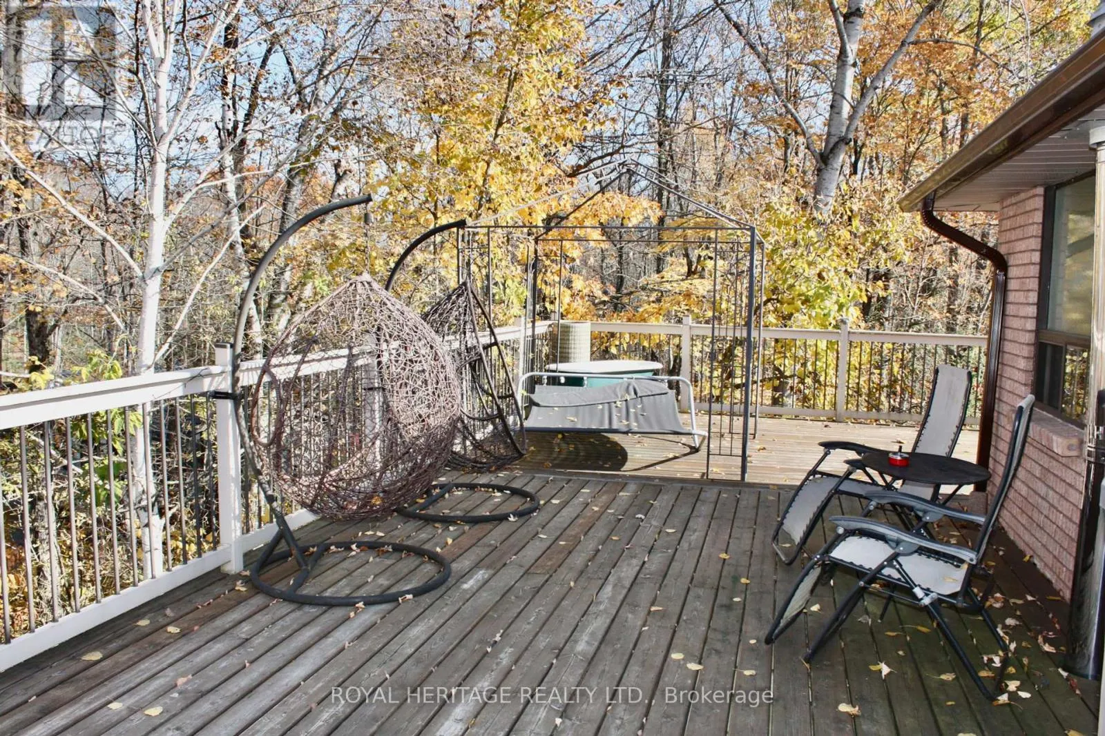 2331 LAKESIDE ROAD