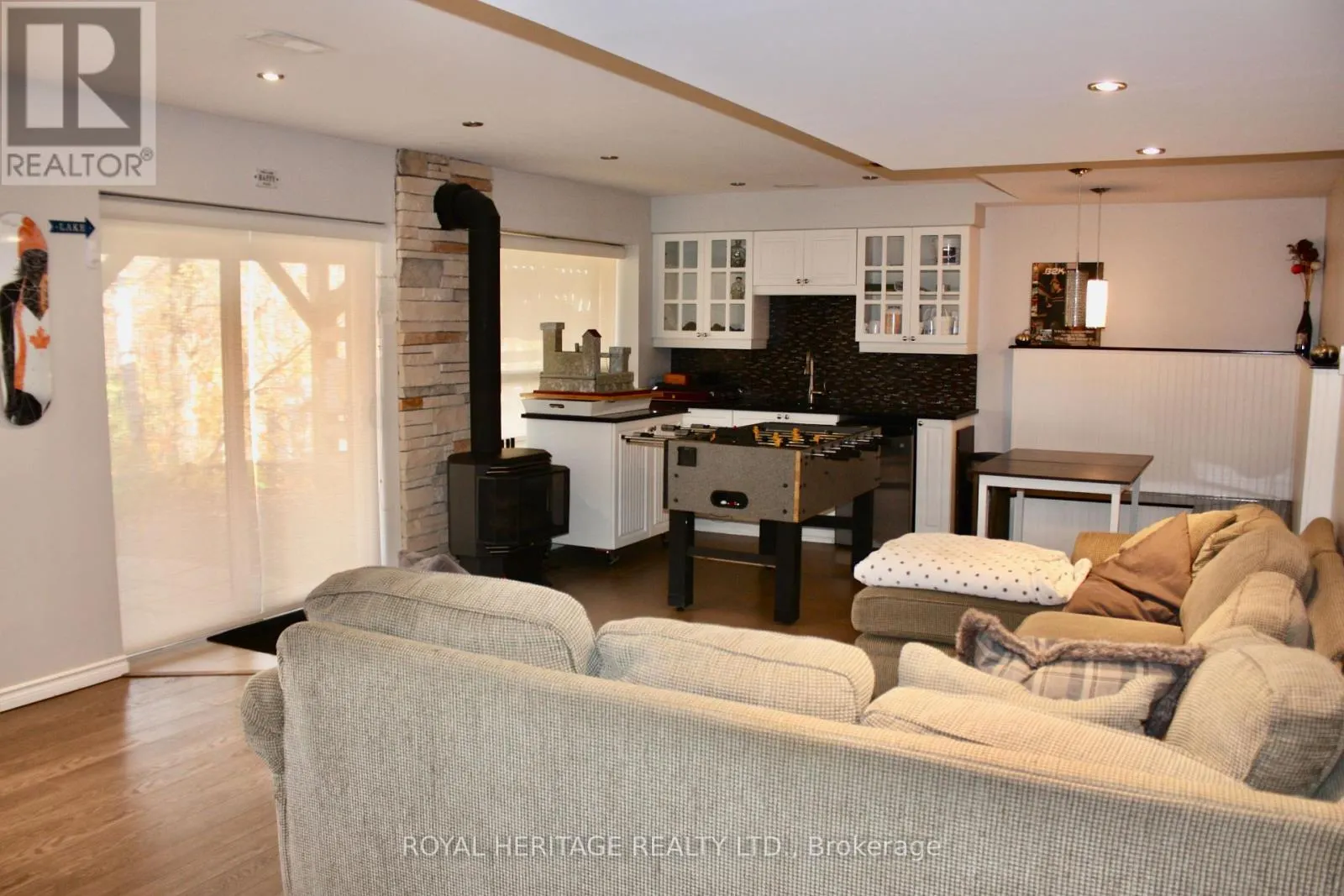 2331 LAKESIDE ROAD