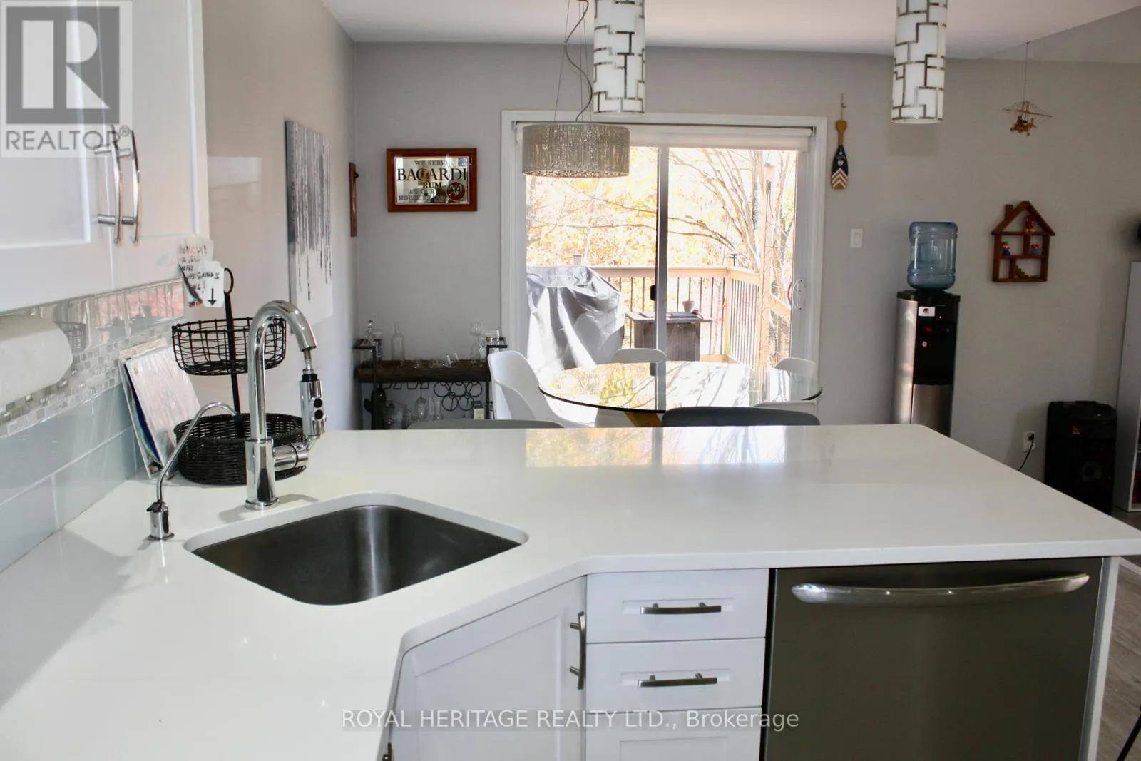 2331 LAKESIDE ROAD