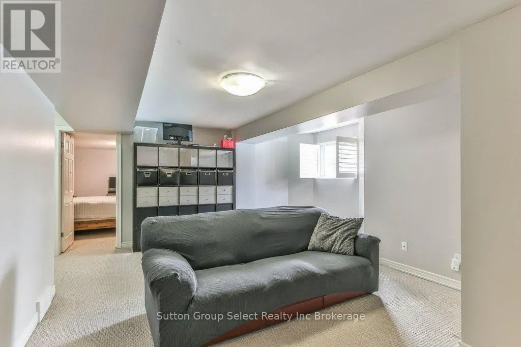 21 HERON AVENUE