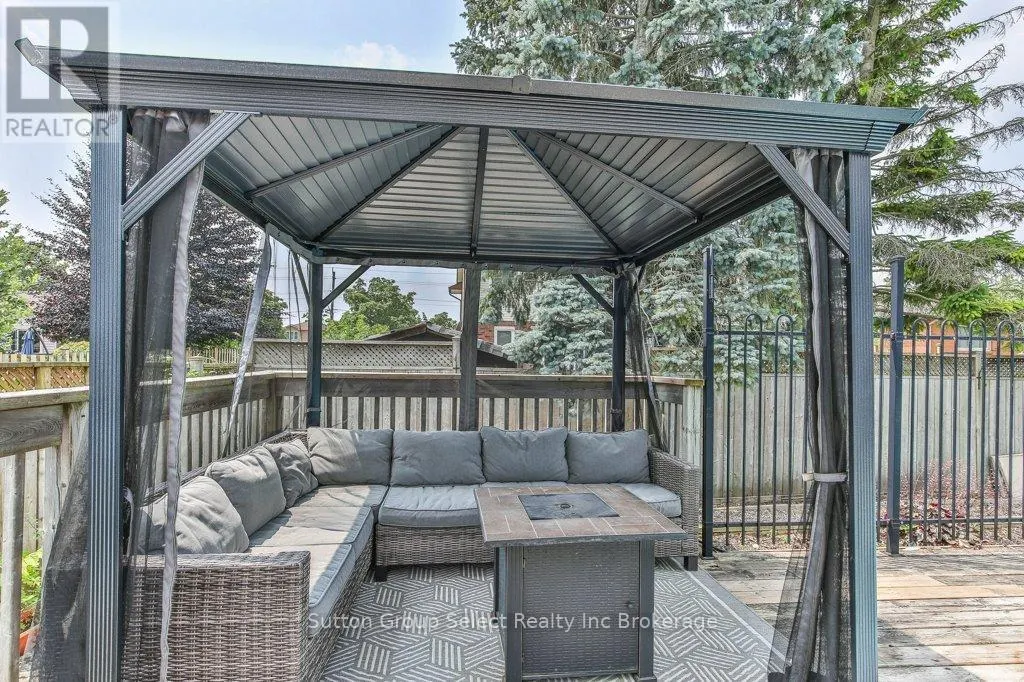 21 HERON AVENUE