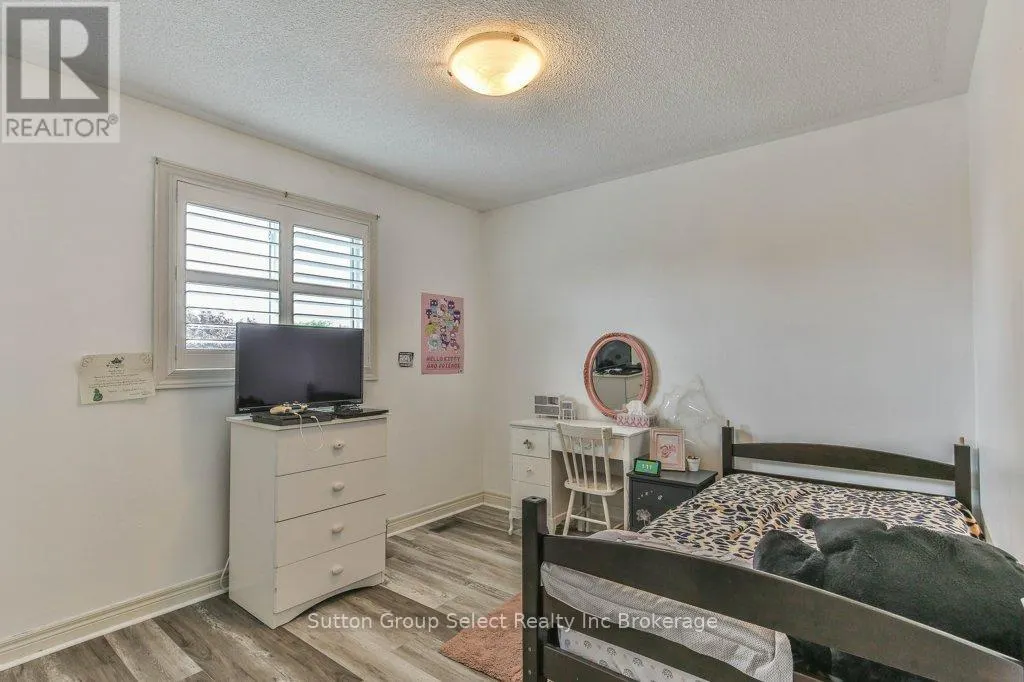 21 HERON AVENUE