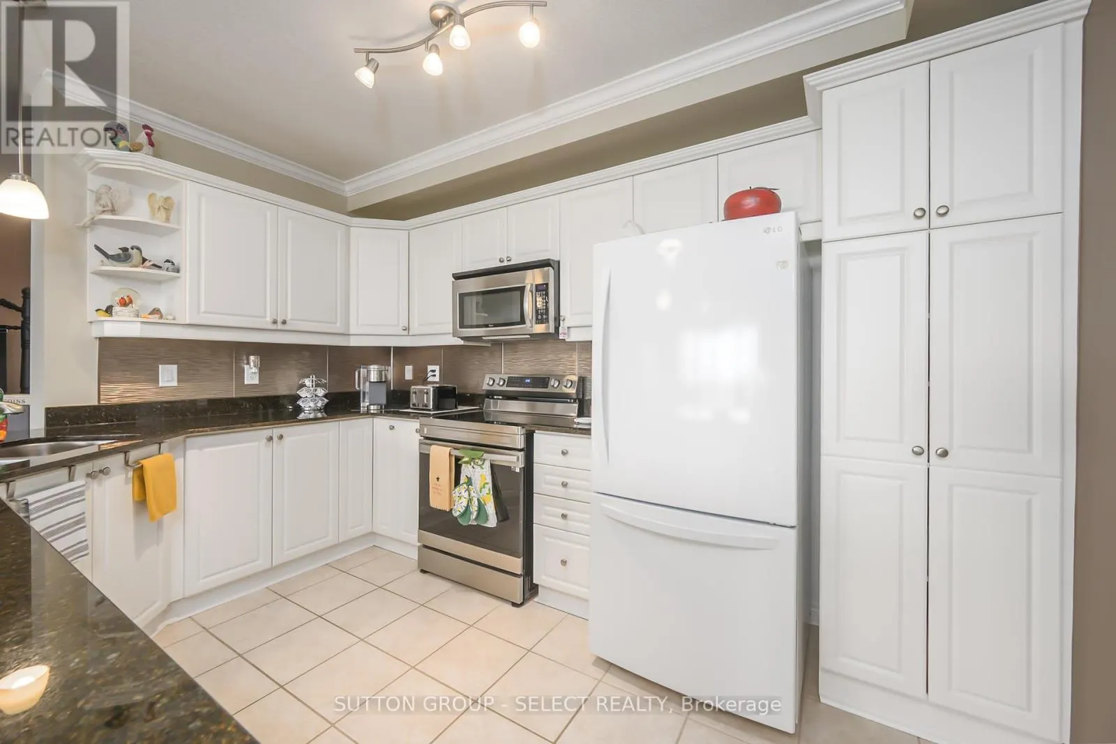 606 - 1030 CORONATION DRIVE, #606
