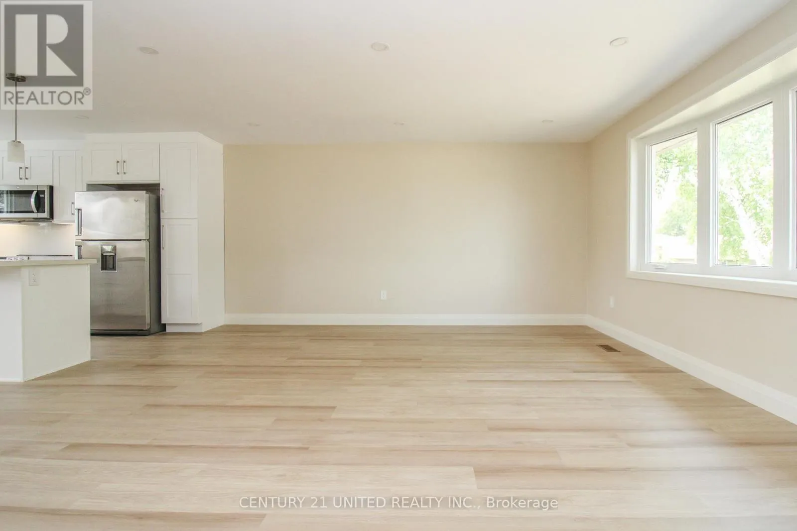 594 SAUGEEN CRESCENT