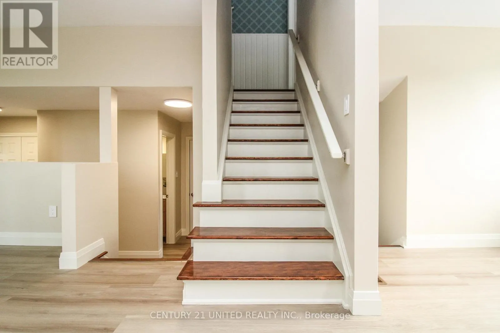 594 SAUGEEN CRESCENT