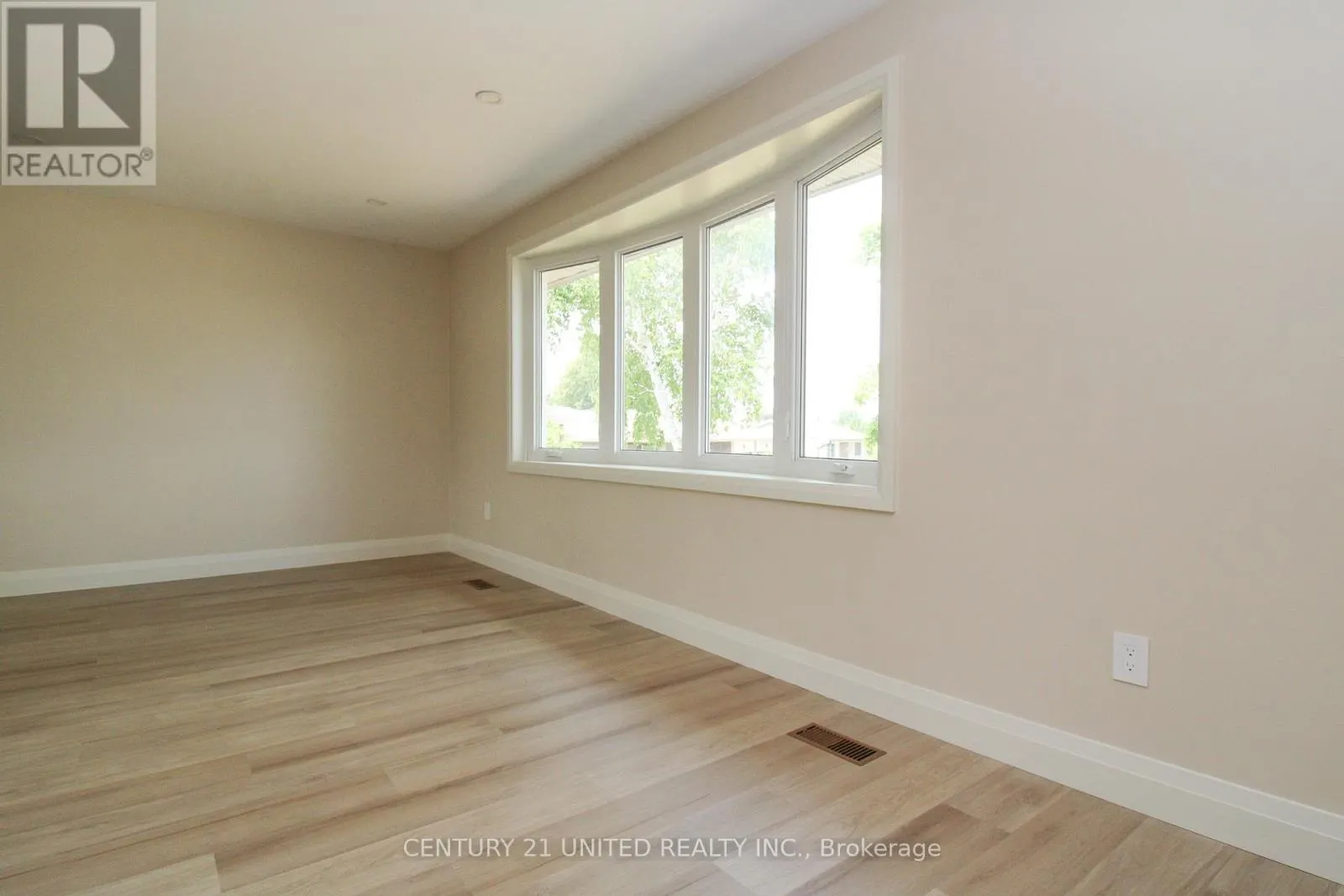 594 SAUGEEN CRESCENT