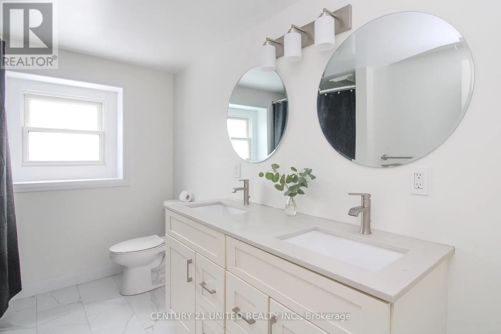 594 SAUGEEN CRESCENT