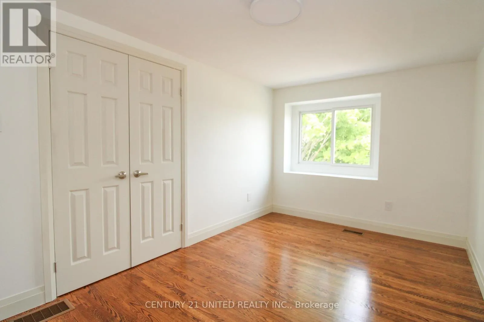 594 SAUGEEN CRESCENT