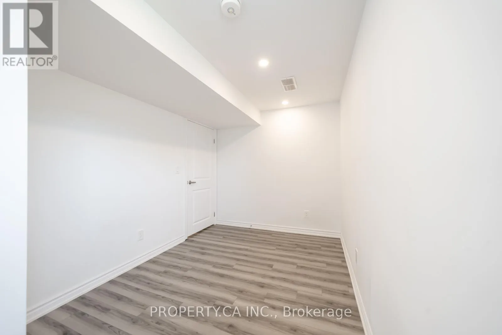 102 BETHUNE AVENUE