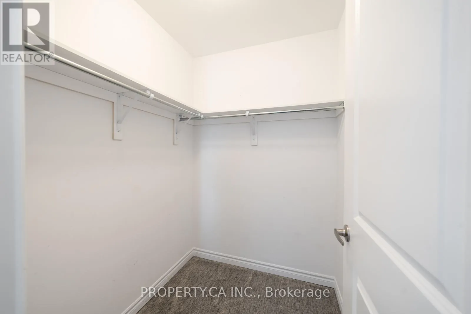 102 BETHUNE AVENUE