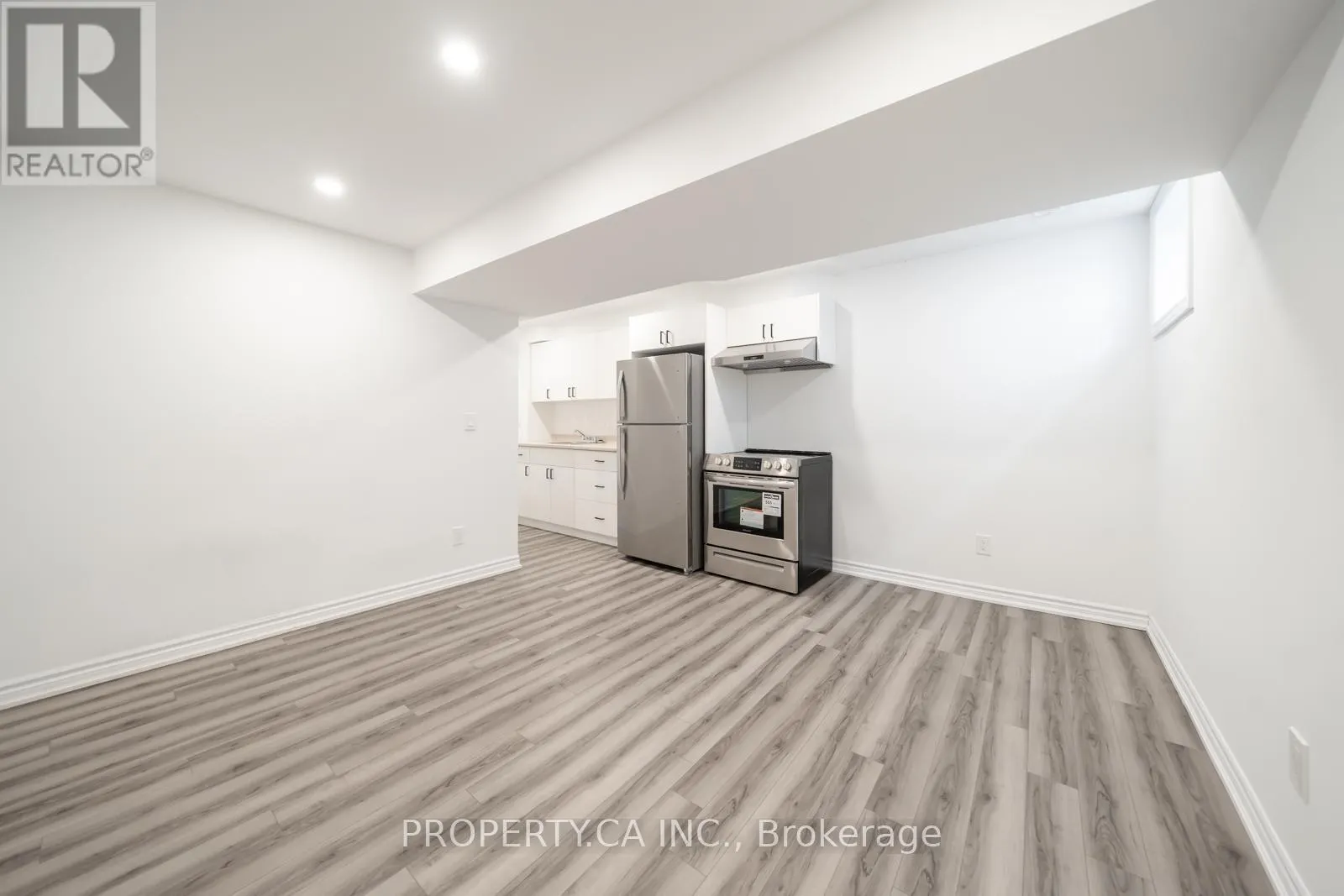 102 BETHUNE AVENUE